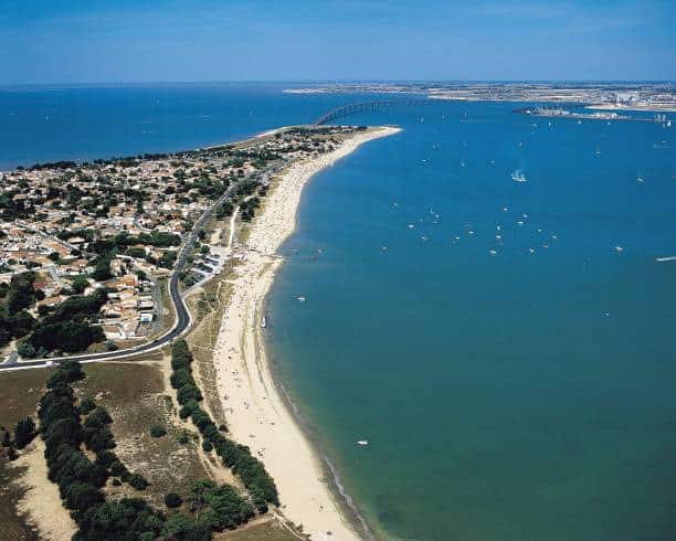faire du foil à l'ile de Ré sur la plage de Rivedoux Sud